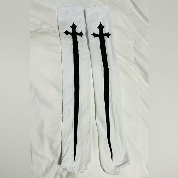 Bad Habit Nun Costume - Picture 7 of 7